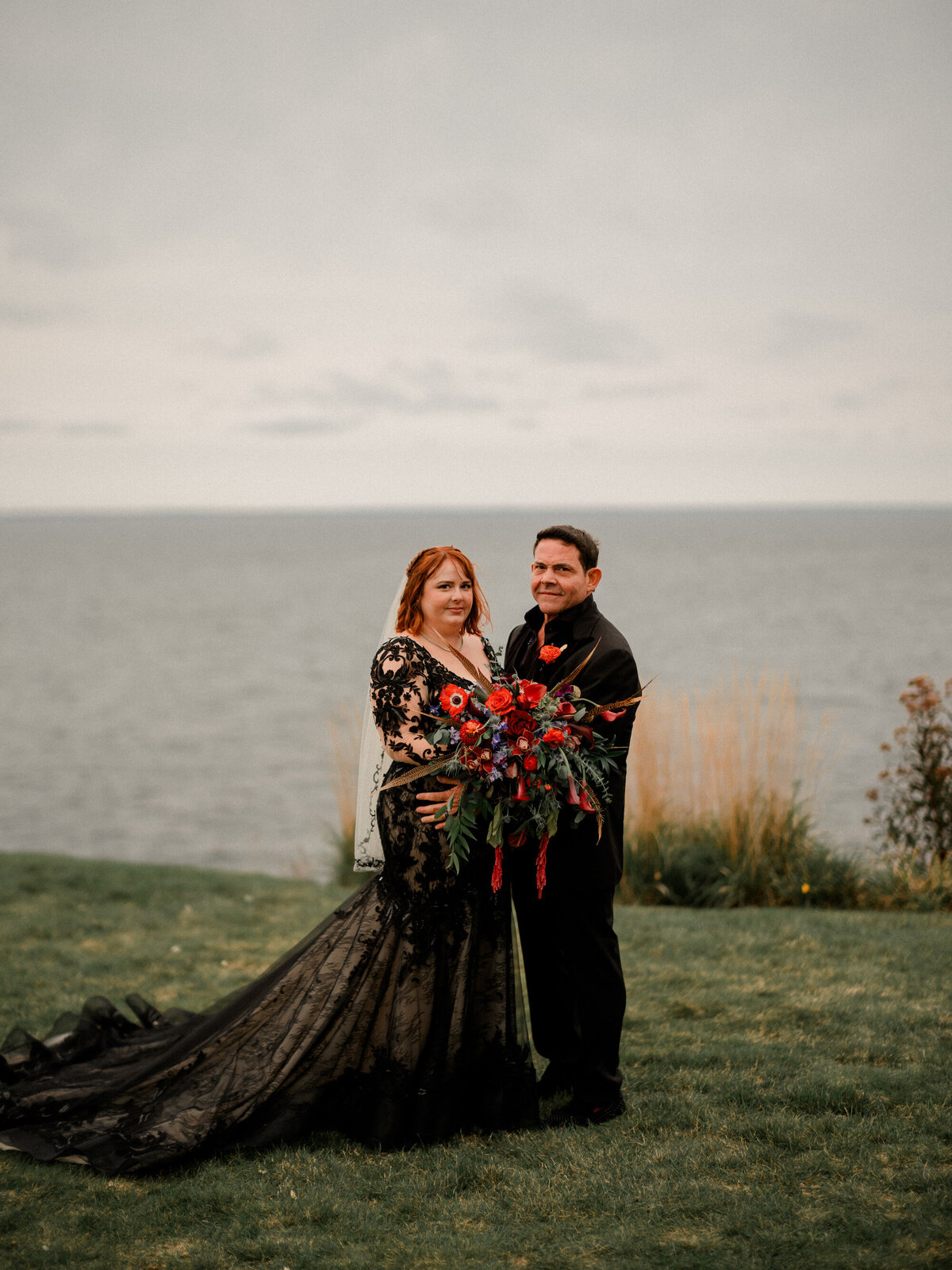bridal-portraits-at-the-cliff-house-maine
