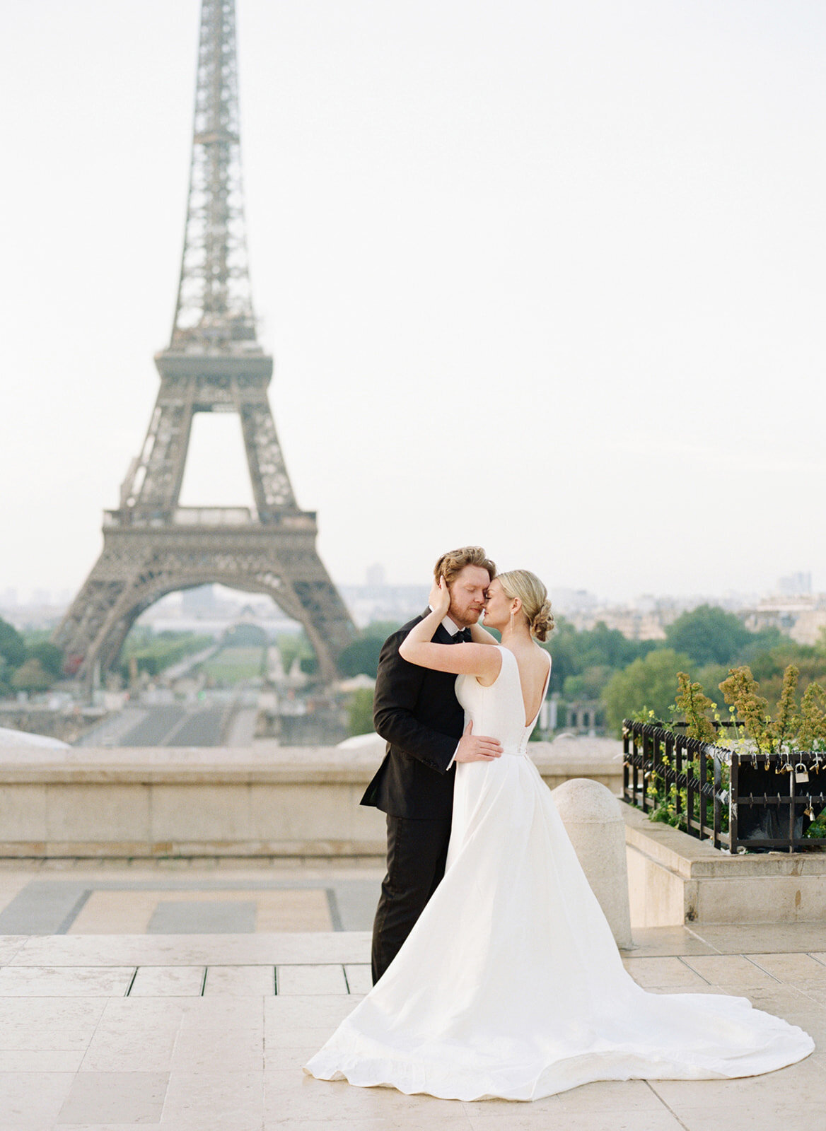 Herndon_Banks_Wedding_Paris_France_TaraHodgesPhotography026