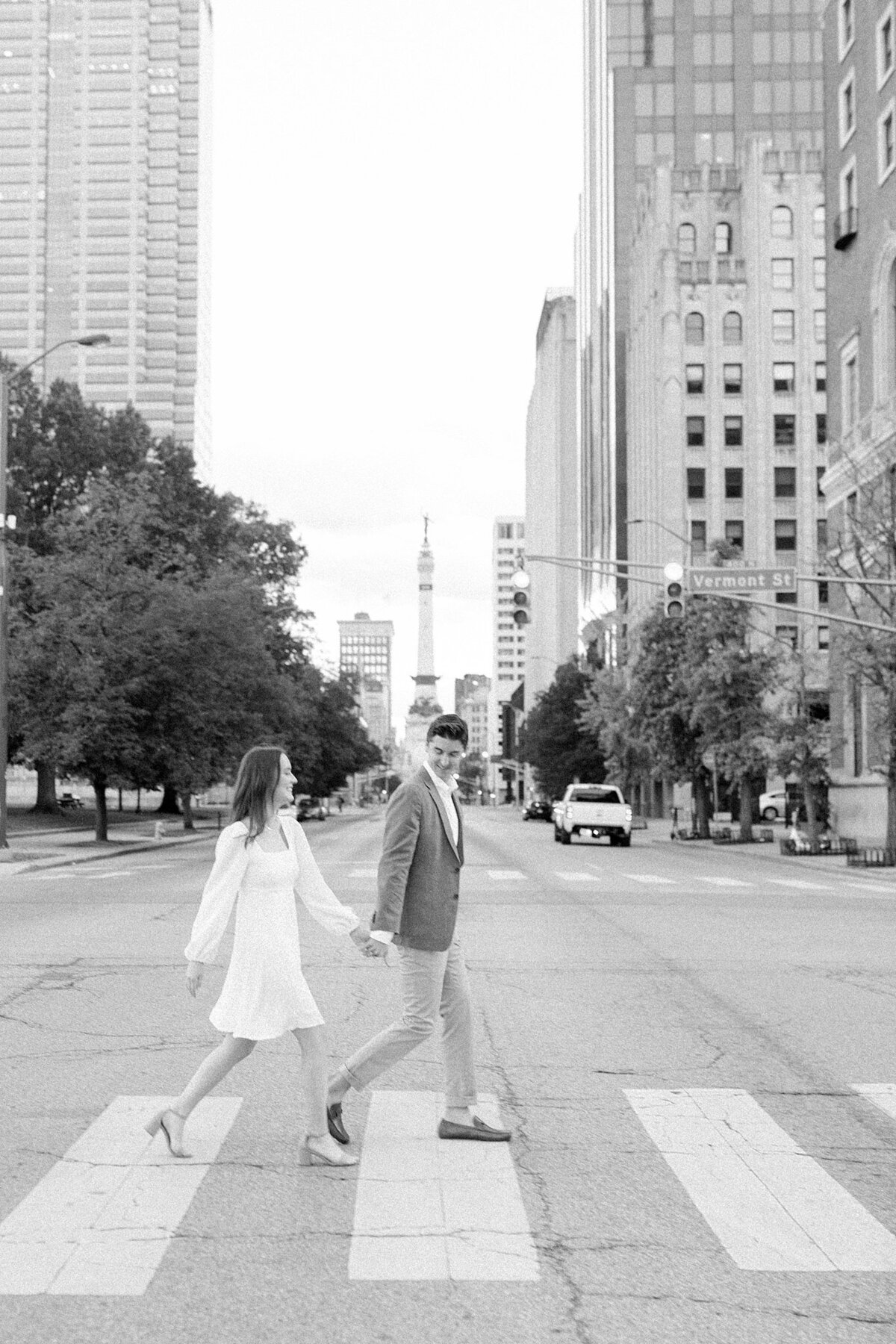 Downtown Indianapolis Engagement Photos Alison Mae Photography_7150