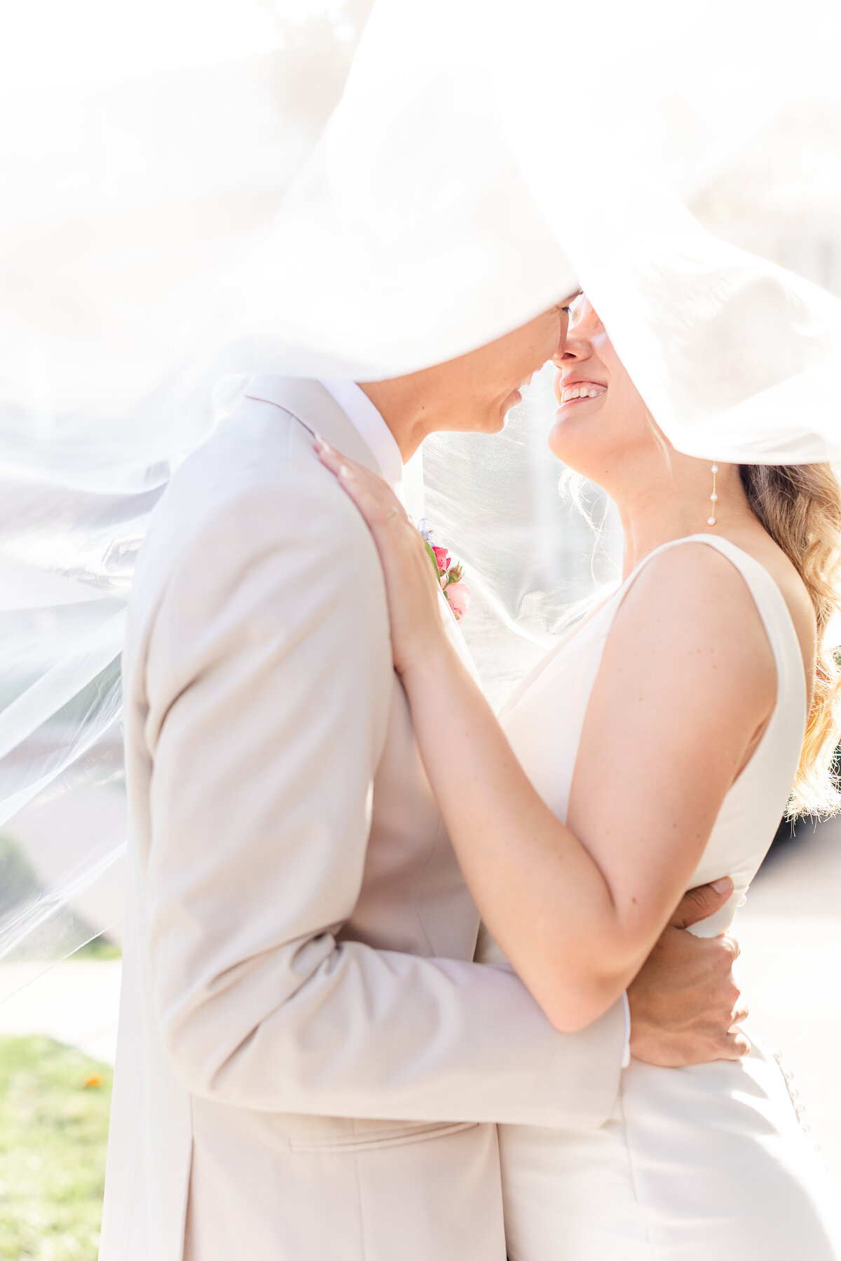 Talton Wedding Bride & Groom Portraits. Bella Faith Photography 40