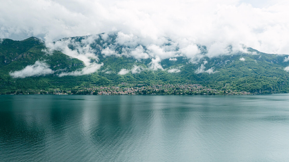 A wedding day drone photo of villa aura del lago on lake como in Italy