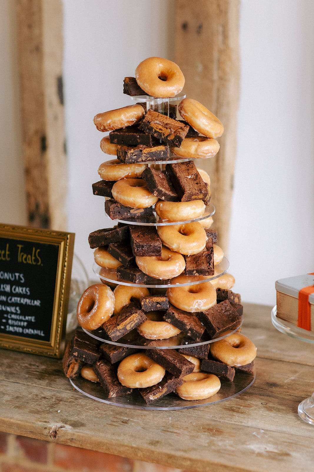 luxury-wedding-cakes-sweettreats-desserts-brownies-donuts-tower-layers-graces