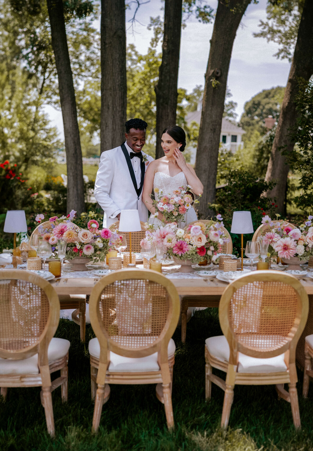 admiring-dining-setup-al-fresco