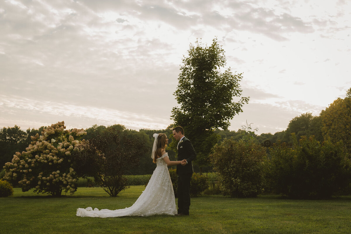 Grand Rapids Michigan Wedding Photographer-18