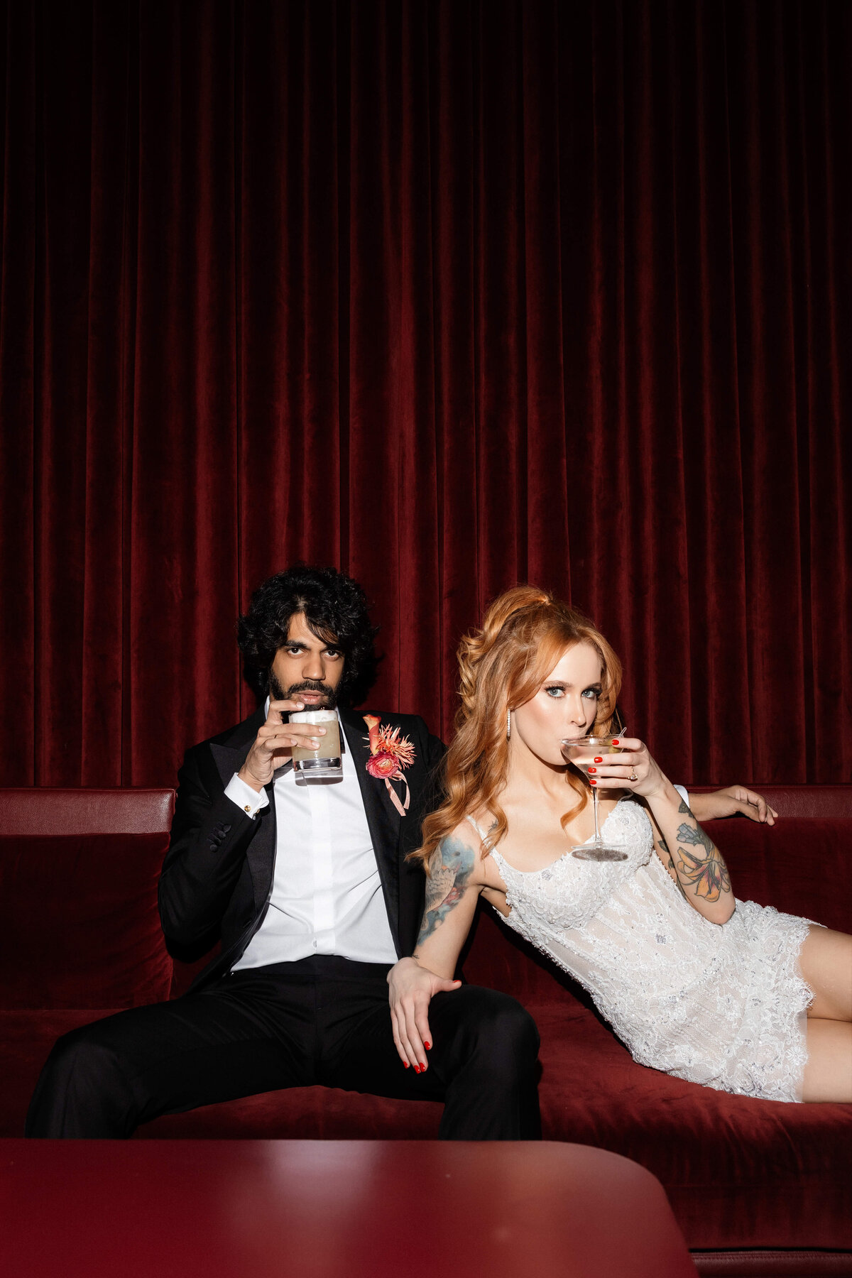31riskyexposure_hayley-vikram_las-vegas-elopement-photography