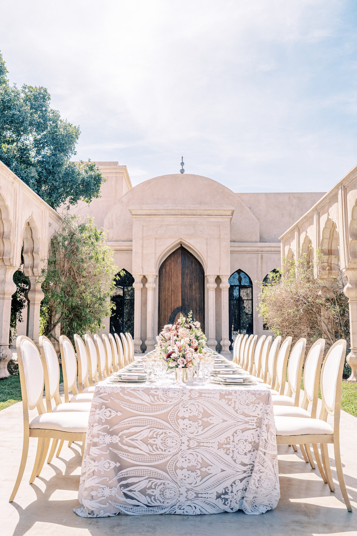 Wedding reception at Palais Namaskar Morocco for a destination wedding photographed by Italy photographer