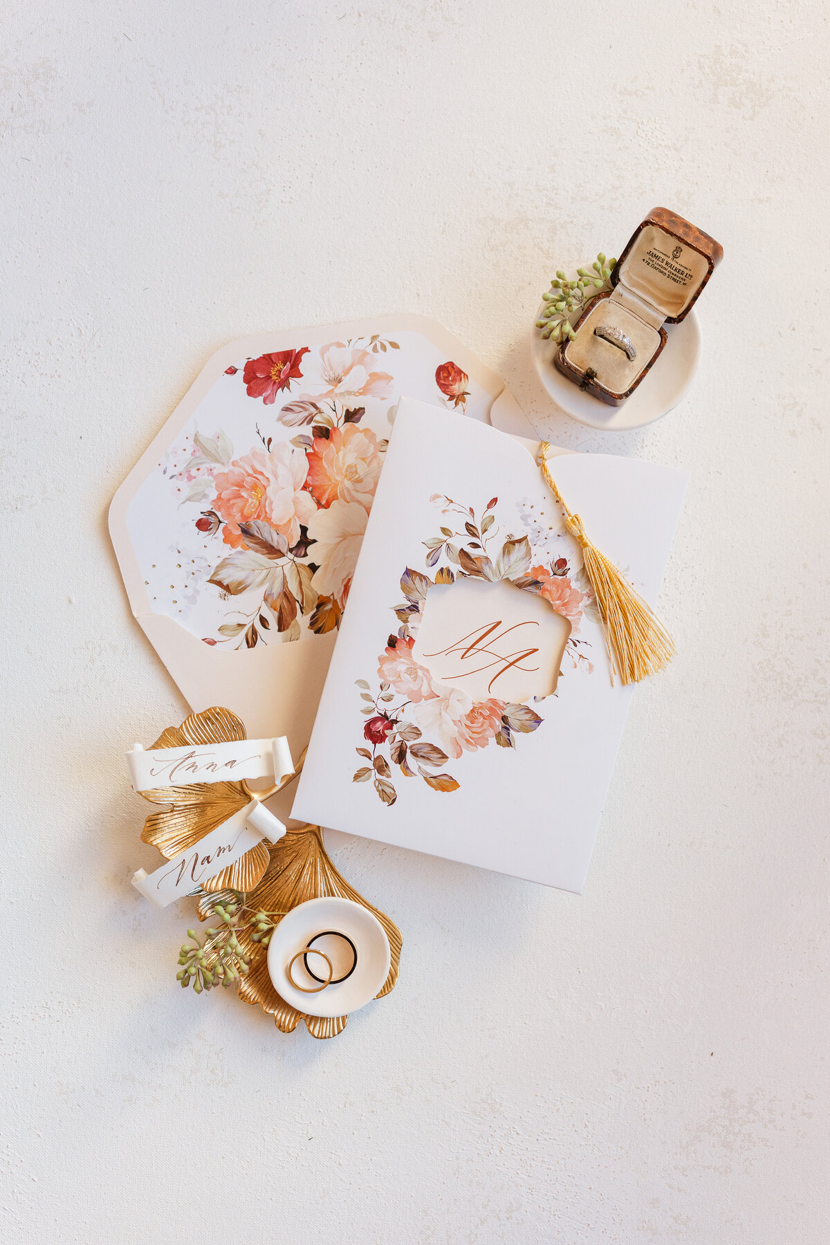 Chateaux at Fox Meadows Colorful Spring Wedding Light and Airy Elena Spraguer Photography  0023