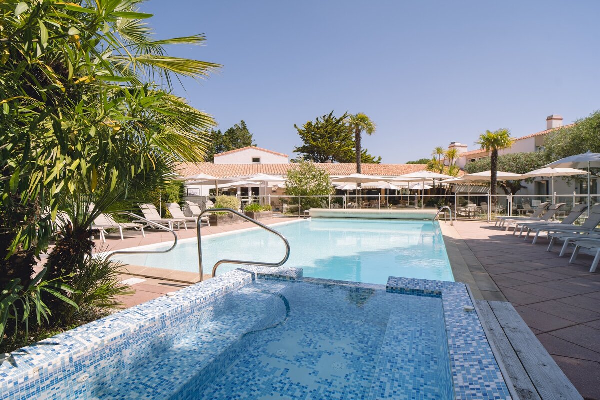 hotel-noirmoutier-piscine-chauffee