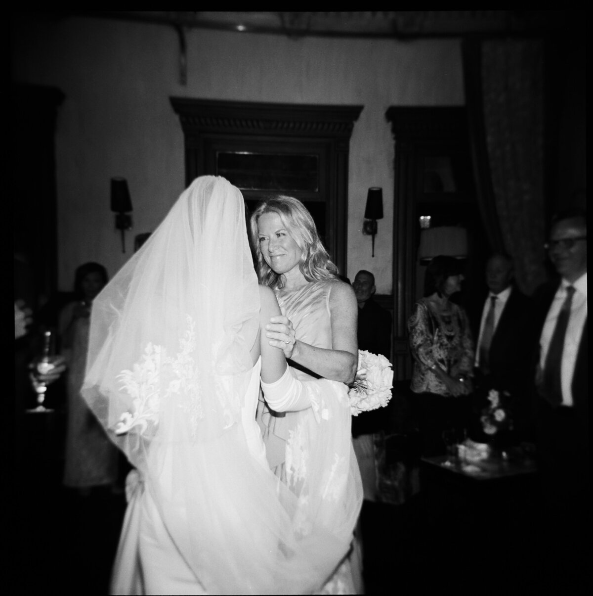 hotel-chelsea-wedding-madeleine-elliott-090
