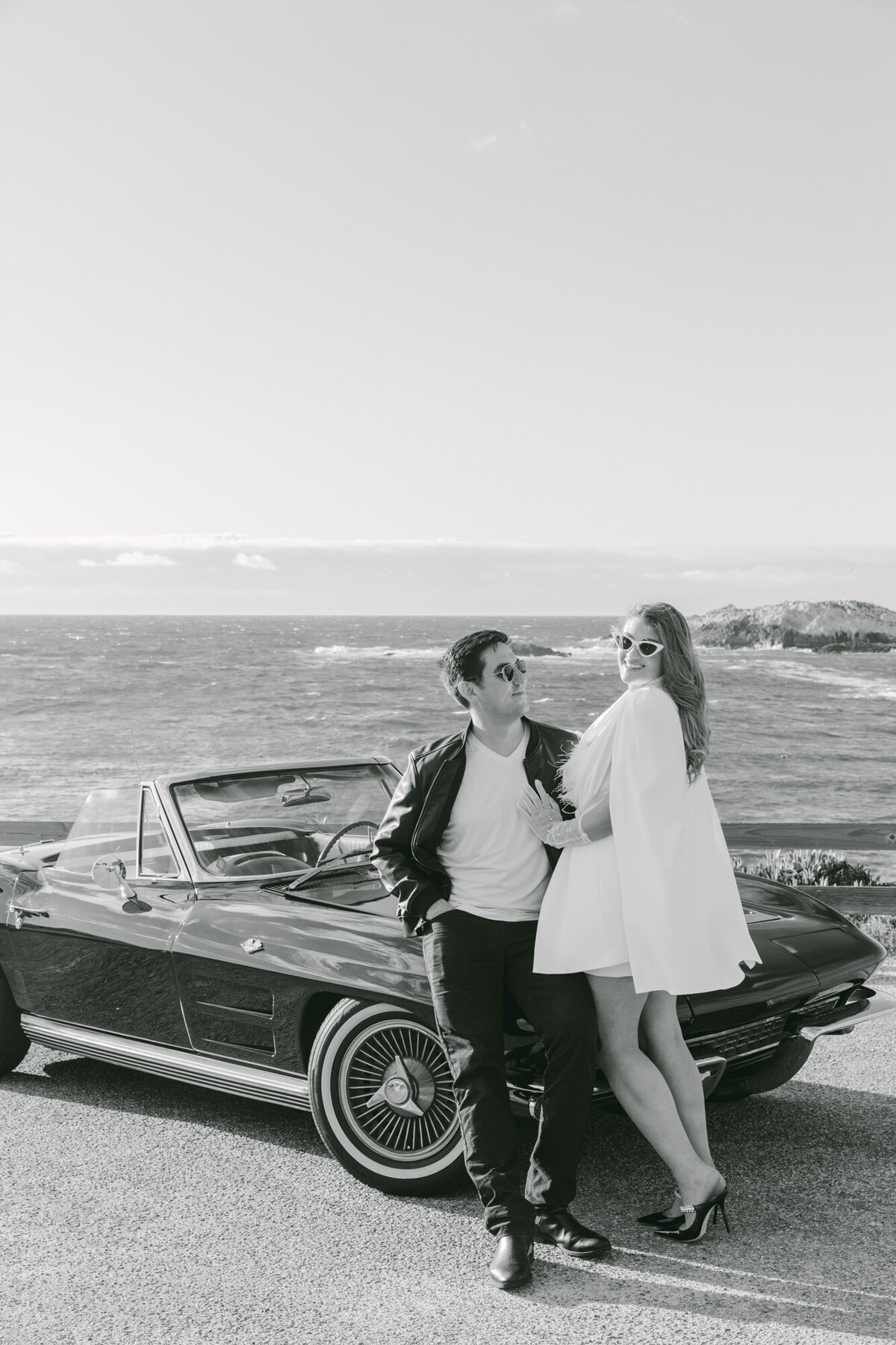 PERRUCCIPHOTO_PEBBLE_BEACH_VINTAGE_CAR_ENGAGEMENT_9BW