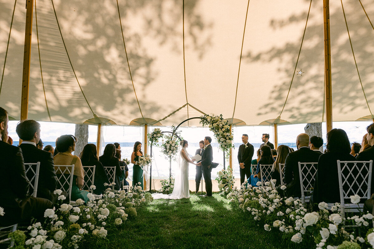 Verve-Event-Co-Laura-Rose-Wedding-Photography-Inns-of-Aurora-Wedding-Ceremony (6)