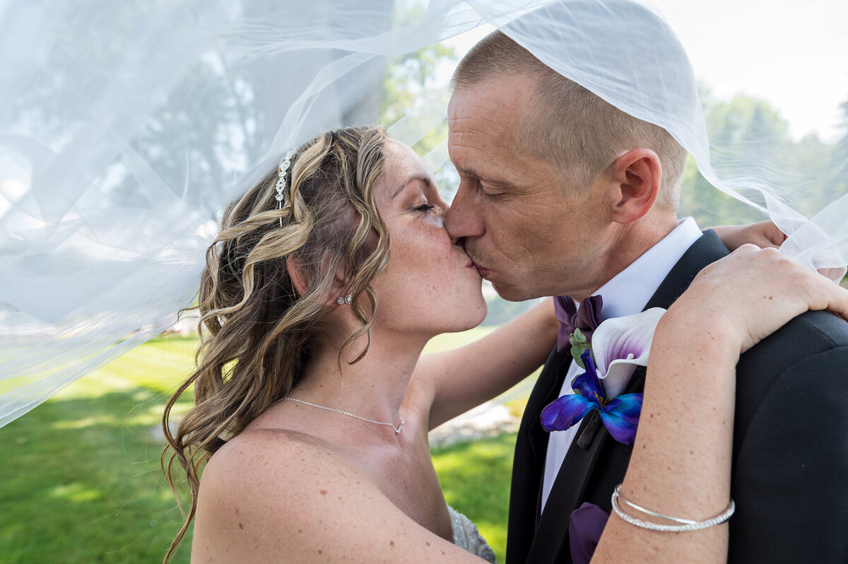 Detroit-Wedding-Photographer-The-Landing-041