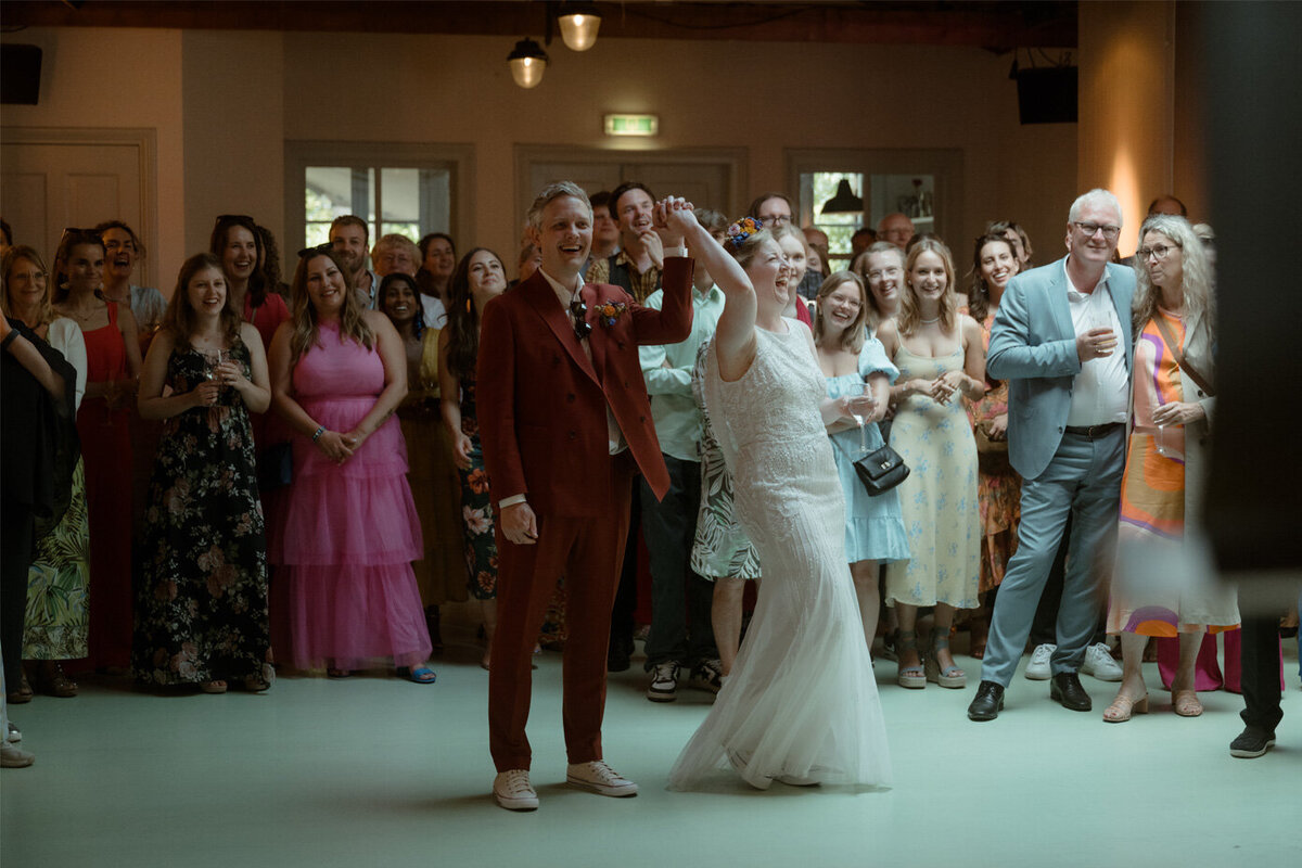 Trouwen-bij-Het-rijk-van-de-keizer-Amsterdam-Trouwfotograaf-Lauw-Design-&-Photography-11