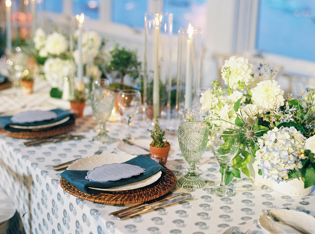 Kate_Murtaugh_Events_New_England_wedding_planner_herbal_design_headtable