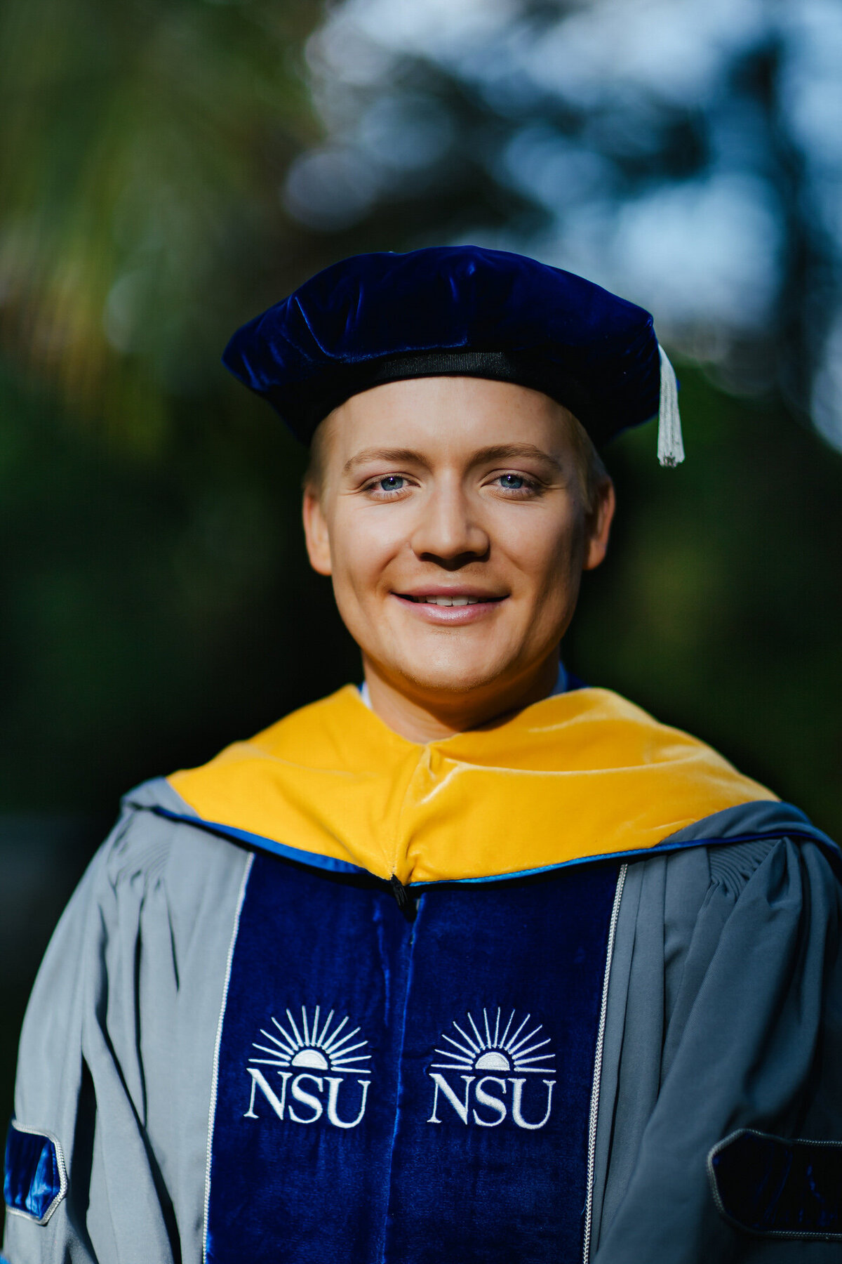 Nova-Southeastern-Graduation-Portraits-Tiny-House-Photo-4