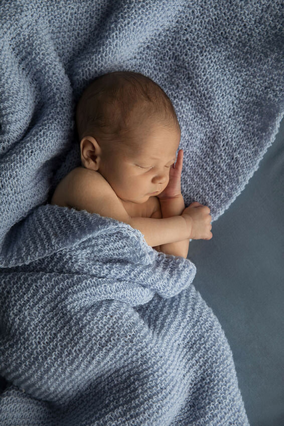 guttebaby-nyfødt-nyfødtfoto-nyfødtfotograf-studio-nyfødtfotografoslo-studioelisenberg
