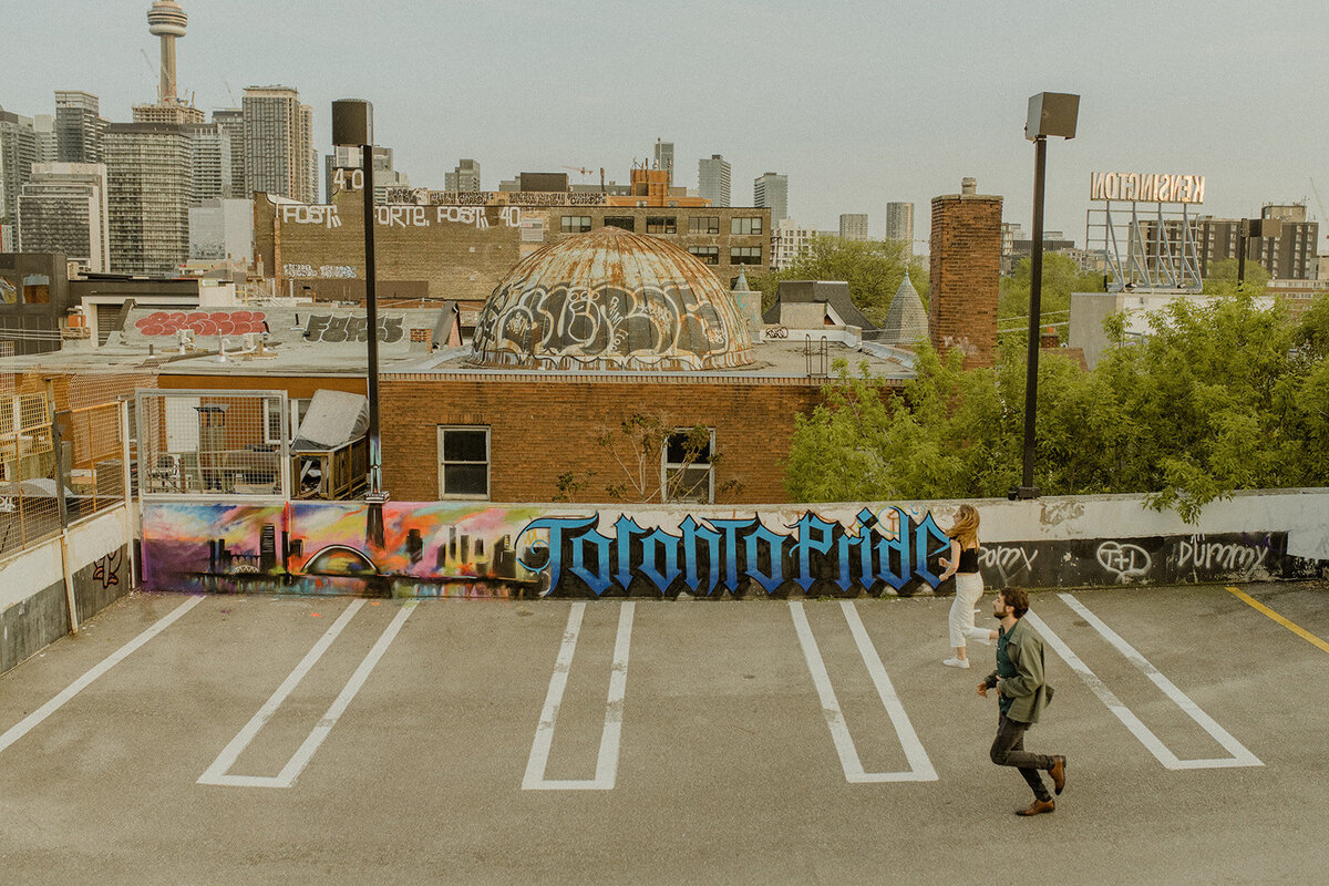 downtown-toronto-kensington-market-engagement-session-nontraditional-artsy-indie-film-romatic-1520