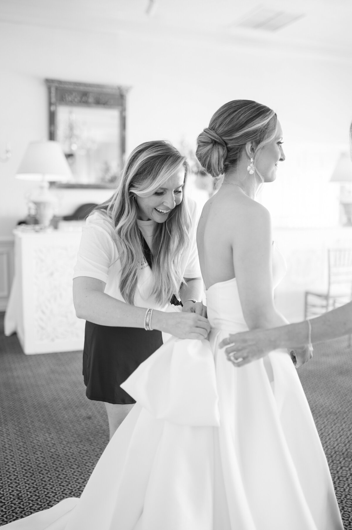Natalie + Matthew Puttman Wedding - Turtle Point - Natalie Getting Ready-102