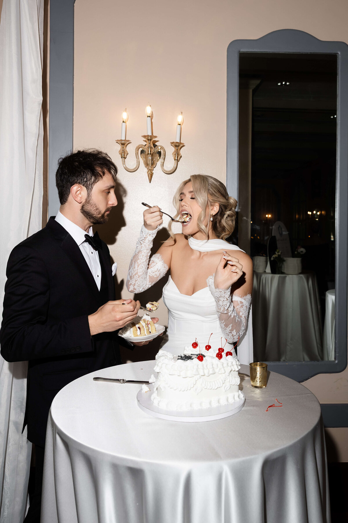97_riskyexposure_maddie-noah_las-vegas-elopement-photography