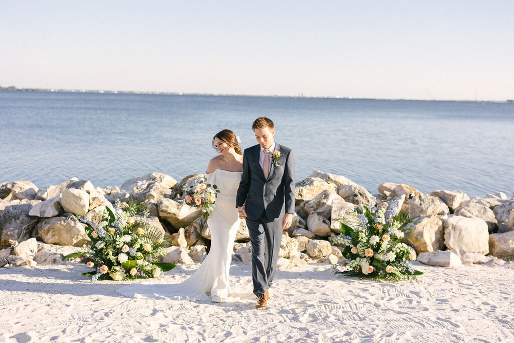 emily-plank-photo-the-current-hotel-elope-in-tampa-chantilly-chic-celebrations-1