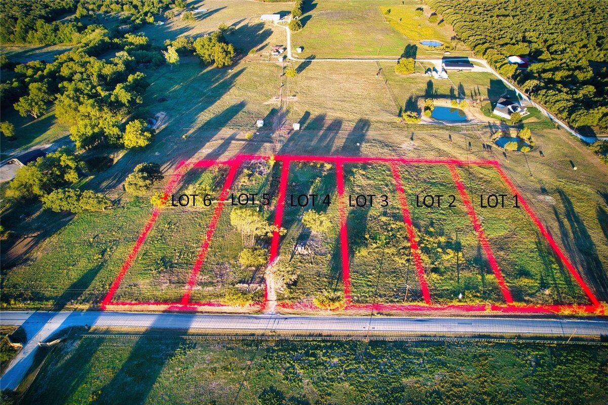 1 acre for sale in Mountain Springs Texas