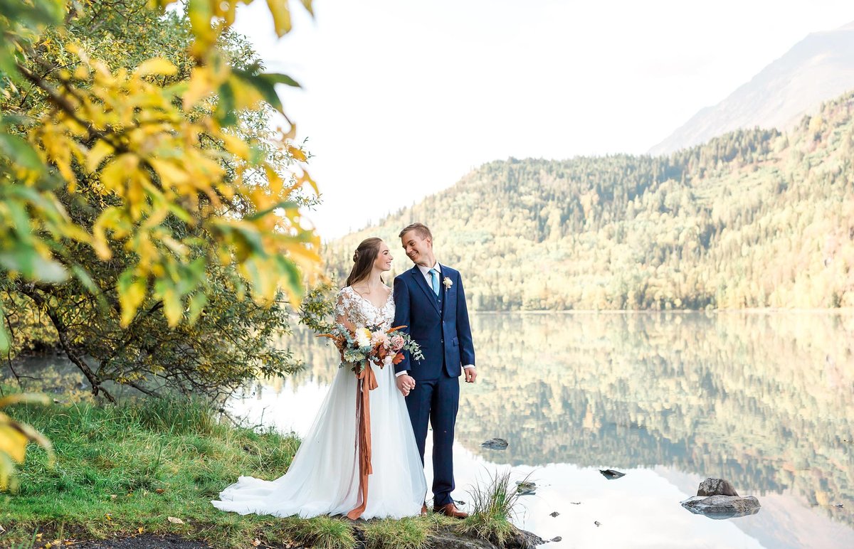Alaska Wedding Elopement Photos in Moose Pass by Rachel Tweggs Photography