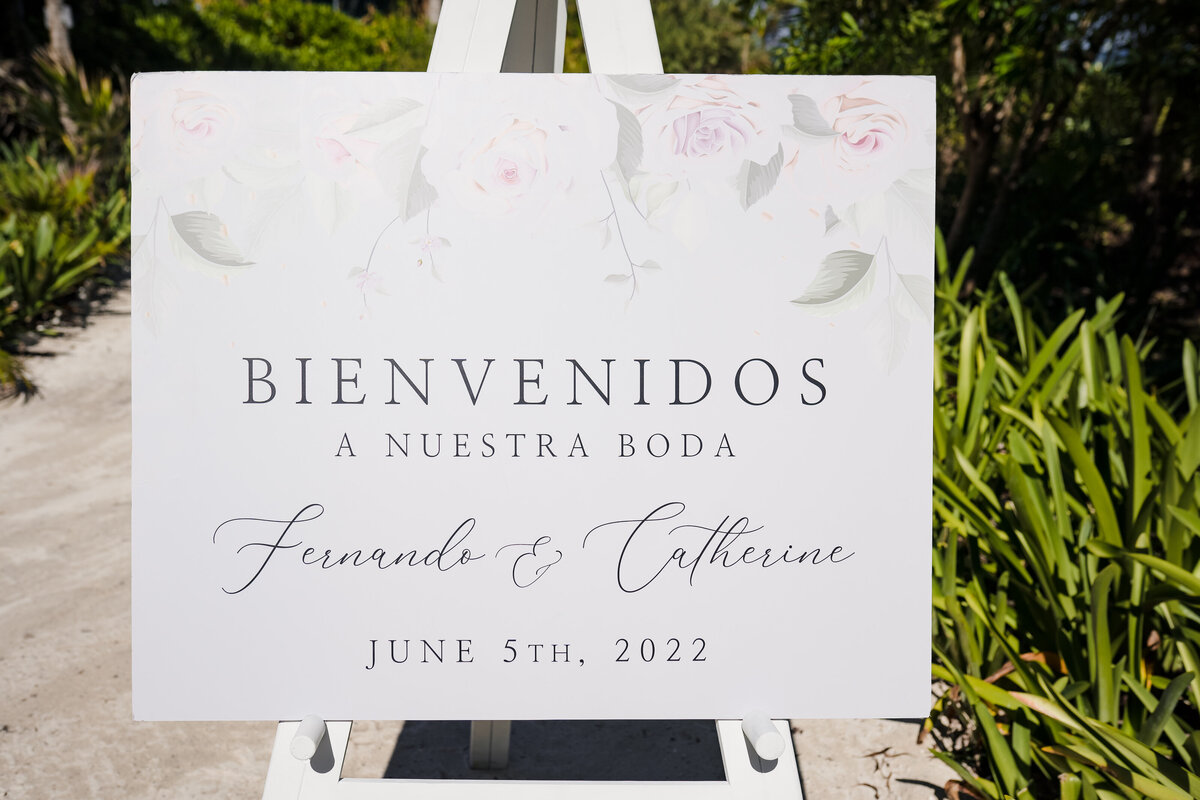 mexico-wedding-ceremony-welcome-sign-harry-mclaughlin-photography
