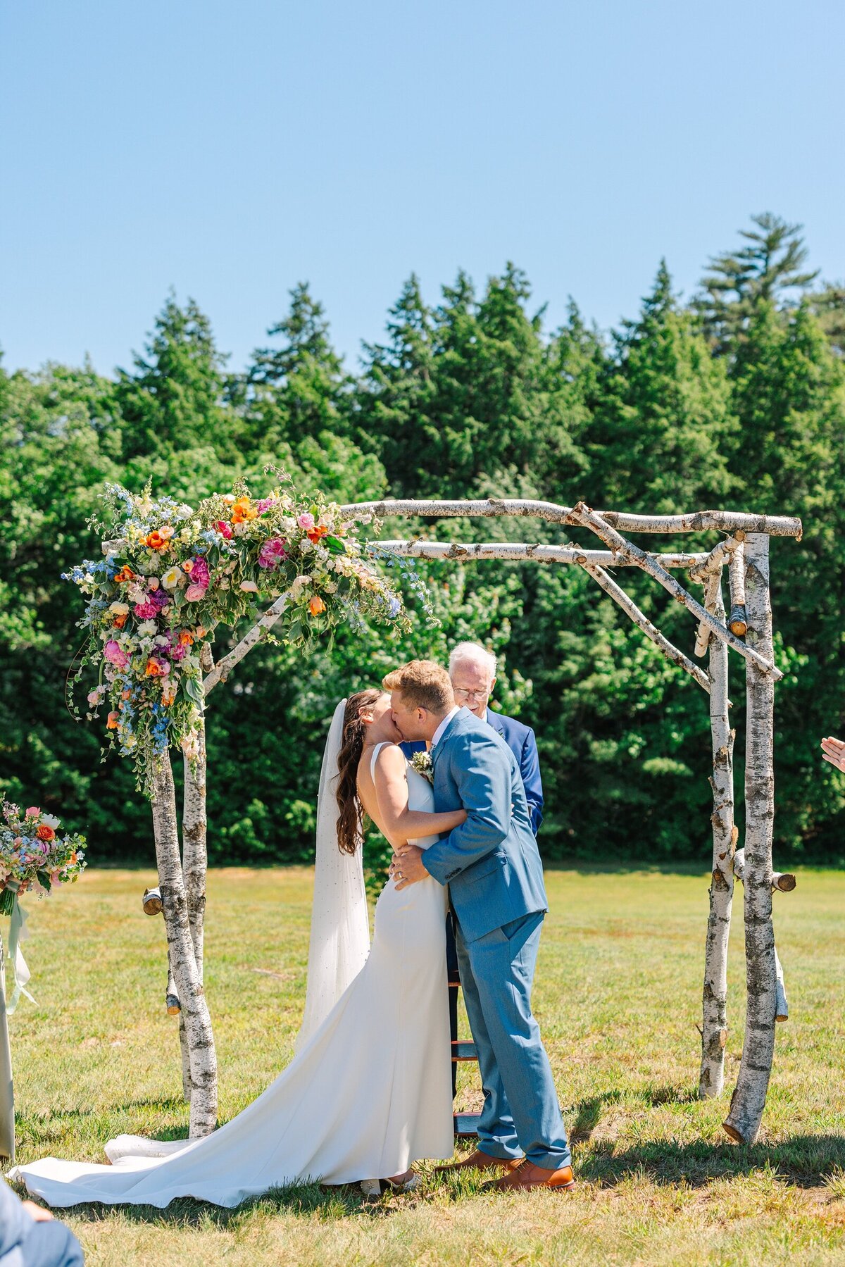 Wildflower_Inspired_Sunny_Colorful_Wedding_Photography_Preserve_at_Chocorua_New_Hampshire_0030
