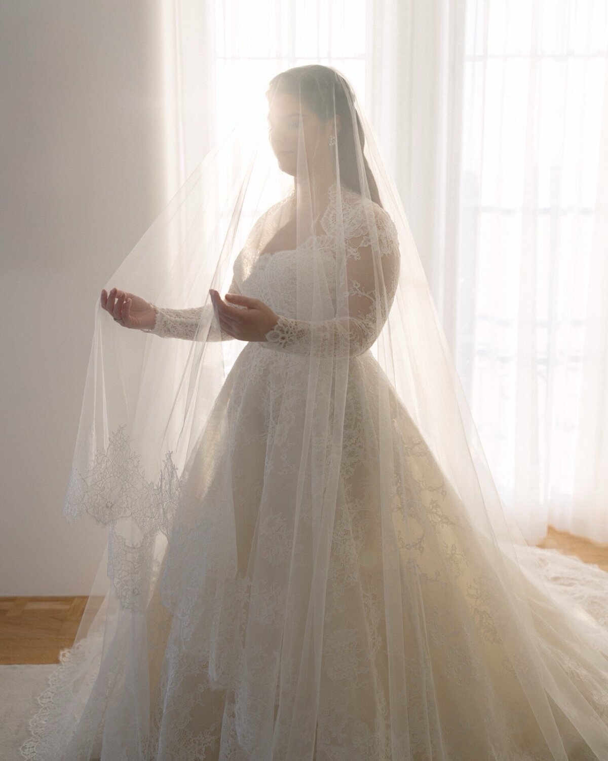elie-saab-bride-london-lace-cathedral-veil