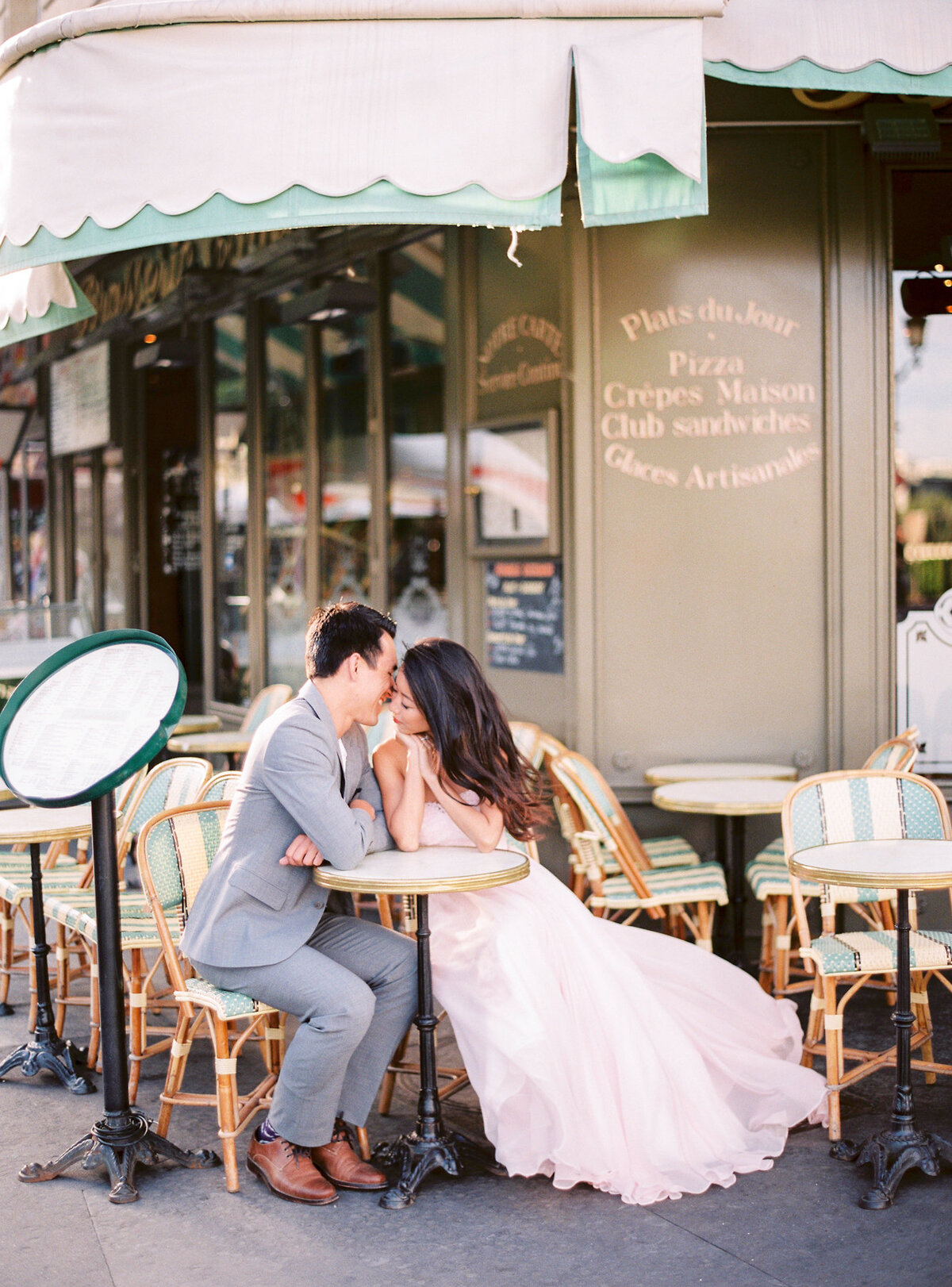 engagement_Le-Secret-d-Audrey-engagement-photos-in-paris-1(22)