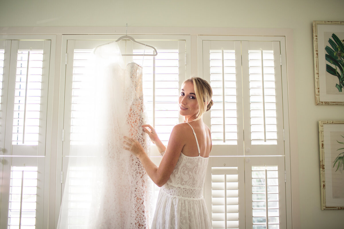 EboniRobyn-Wedding-SkyeRobert-LyfordCay-NewProvidence-TheBahamas-GettingReady-85