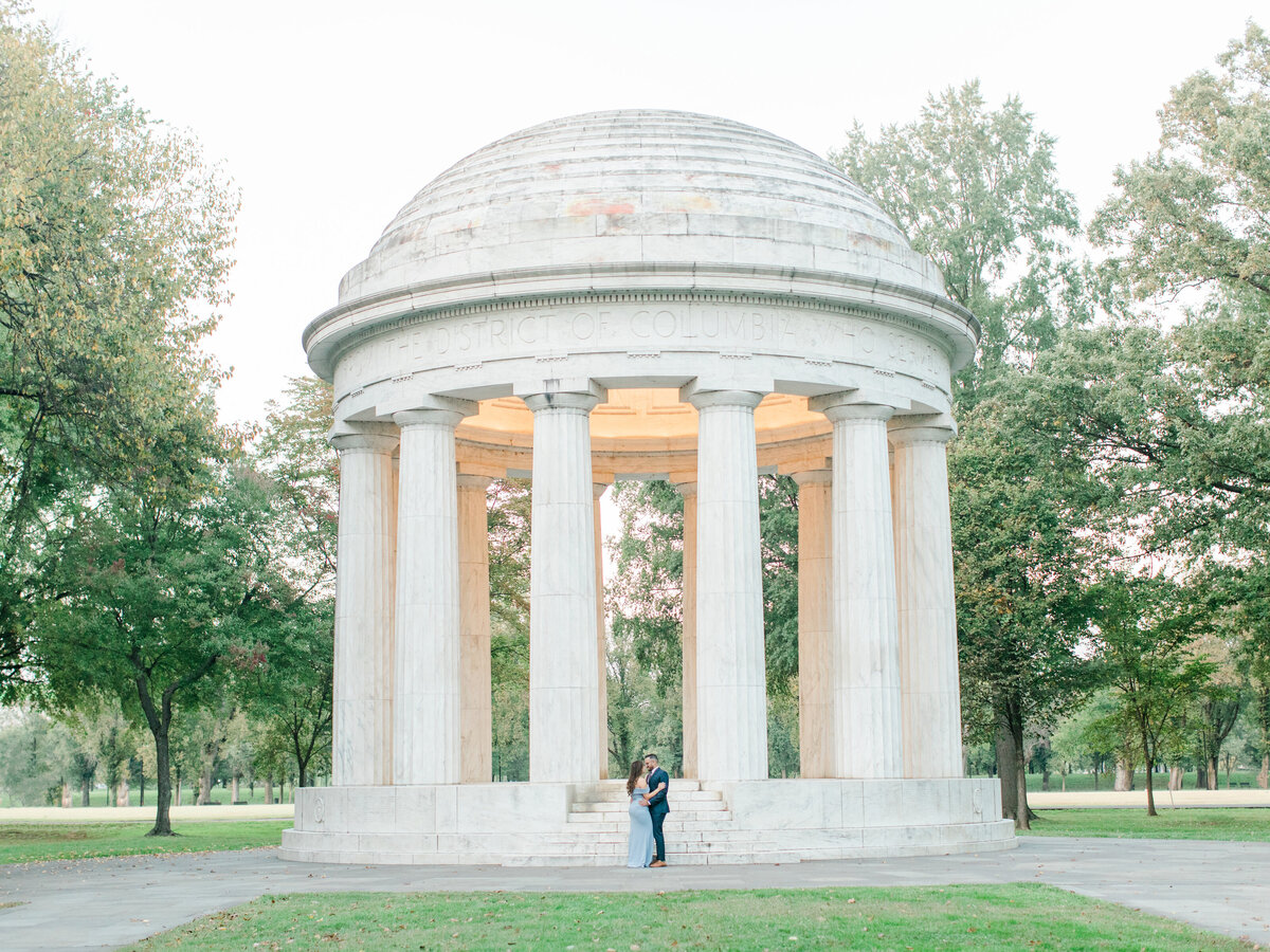 Maria_Vishal_National_Mall_DC_War_Memorial_MLK_Lincoln_Memorial_Monuments_Washington_DC_Enagement_Session_AngelikaJohnsPhotography-9482