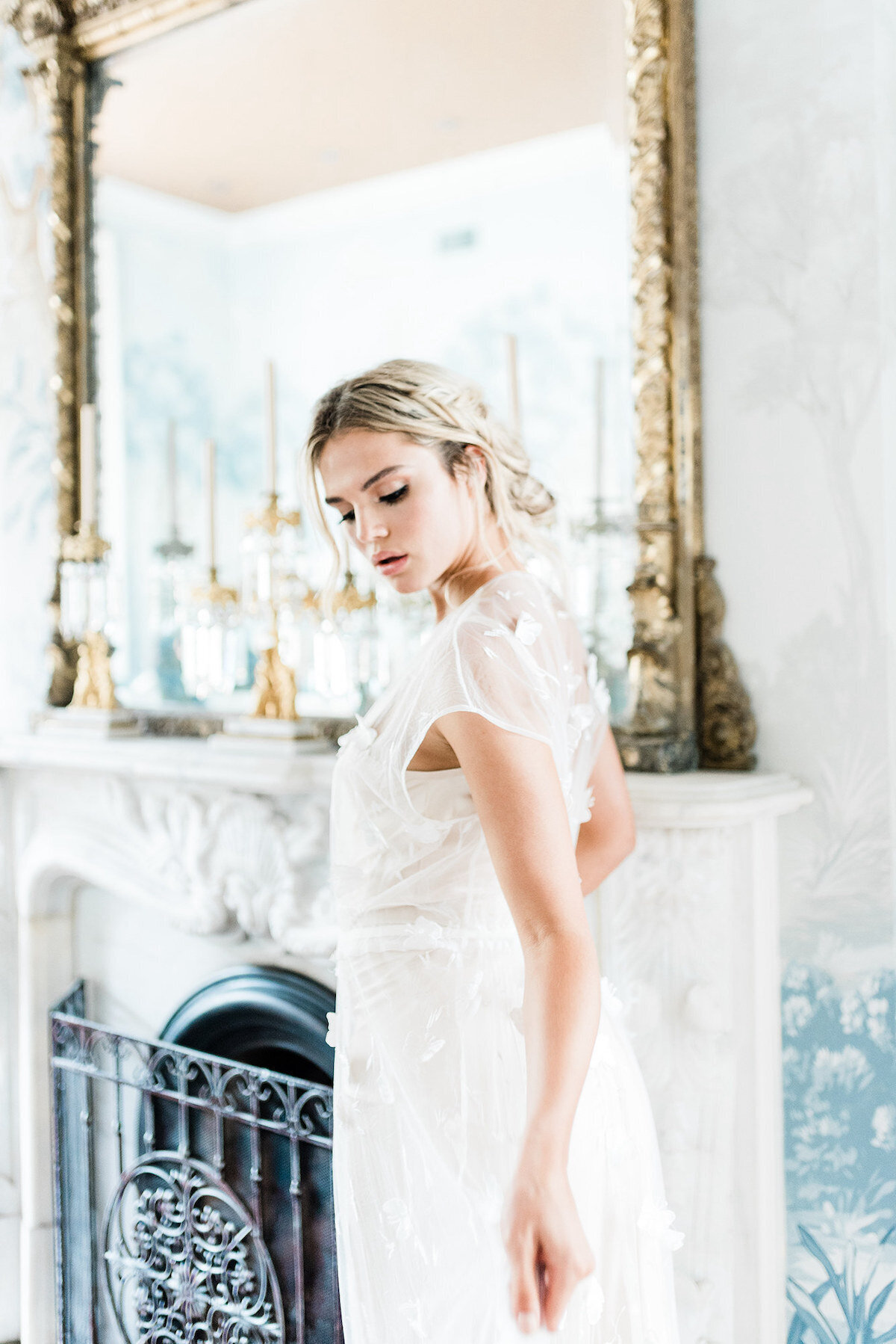 Unveil the world of couture couture through our lens. Our high-end bridal fashion photography captures the intricacies of design and the essence of luxury, offering a glimpse into the heart of haute couture.