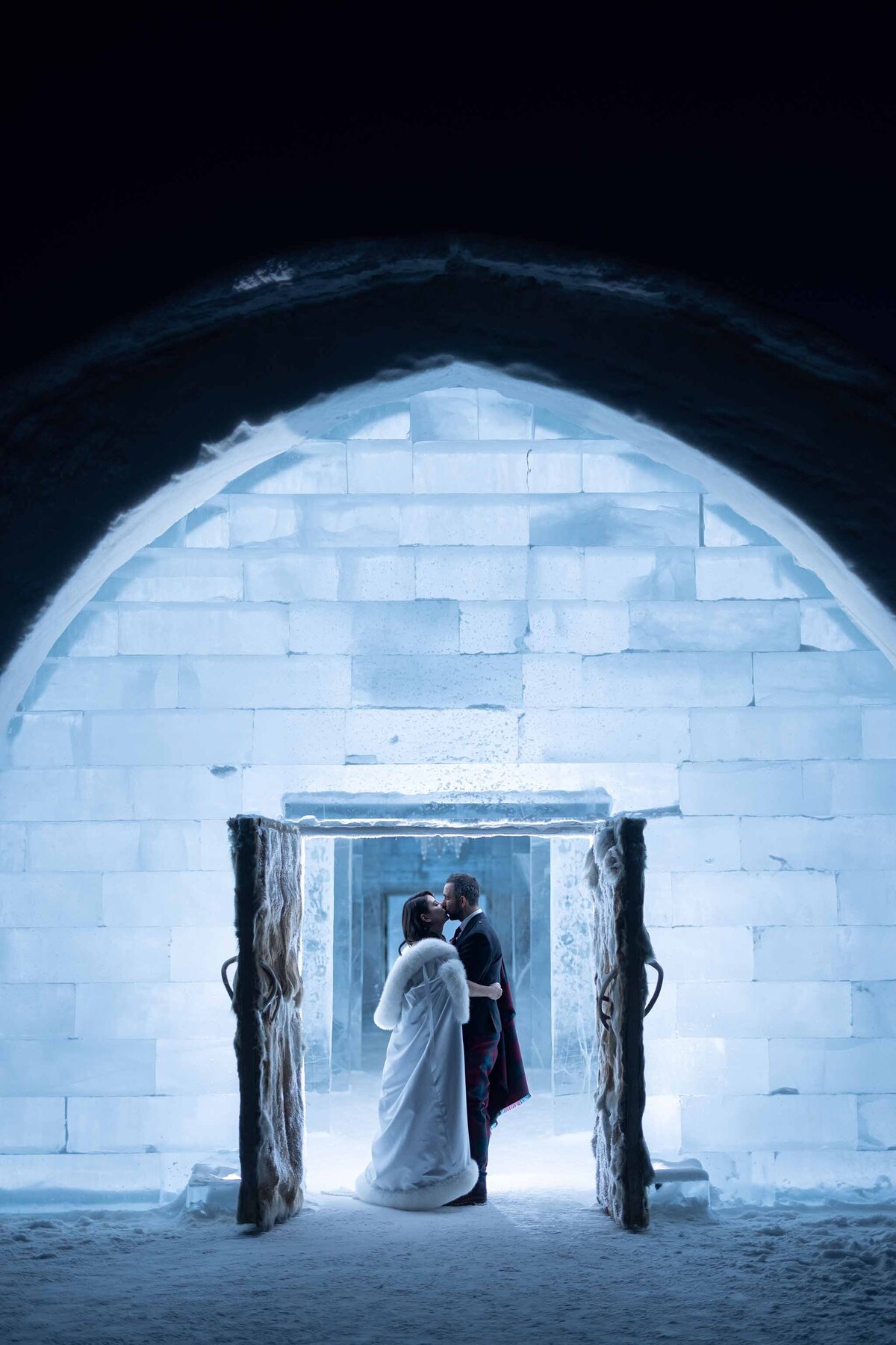 icehotel-weddings-winter-weddings-vinterbröllop-fotograf-kiruna-photographer-wedding-photographer020018