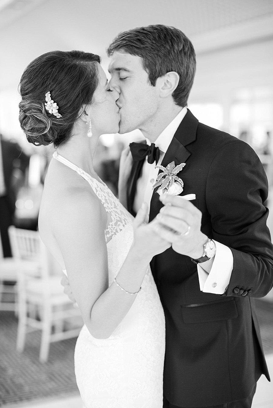 Bride and groom kissing at Hay-Adams wedding © Bonnie Sen Photography