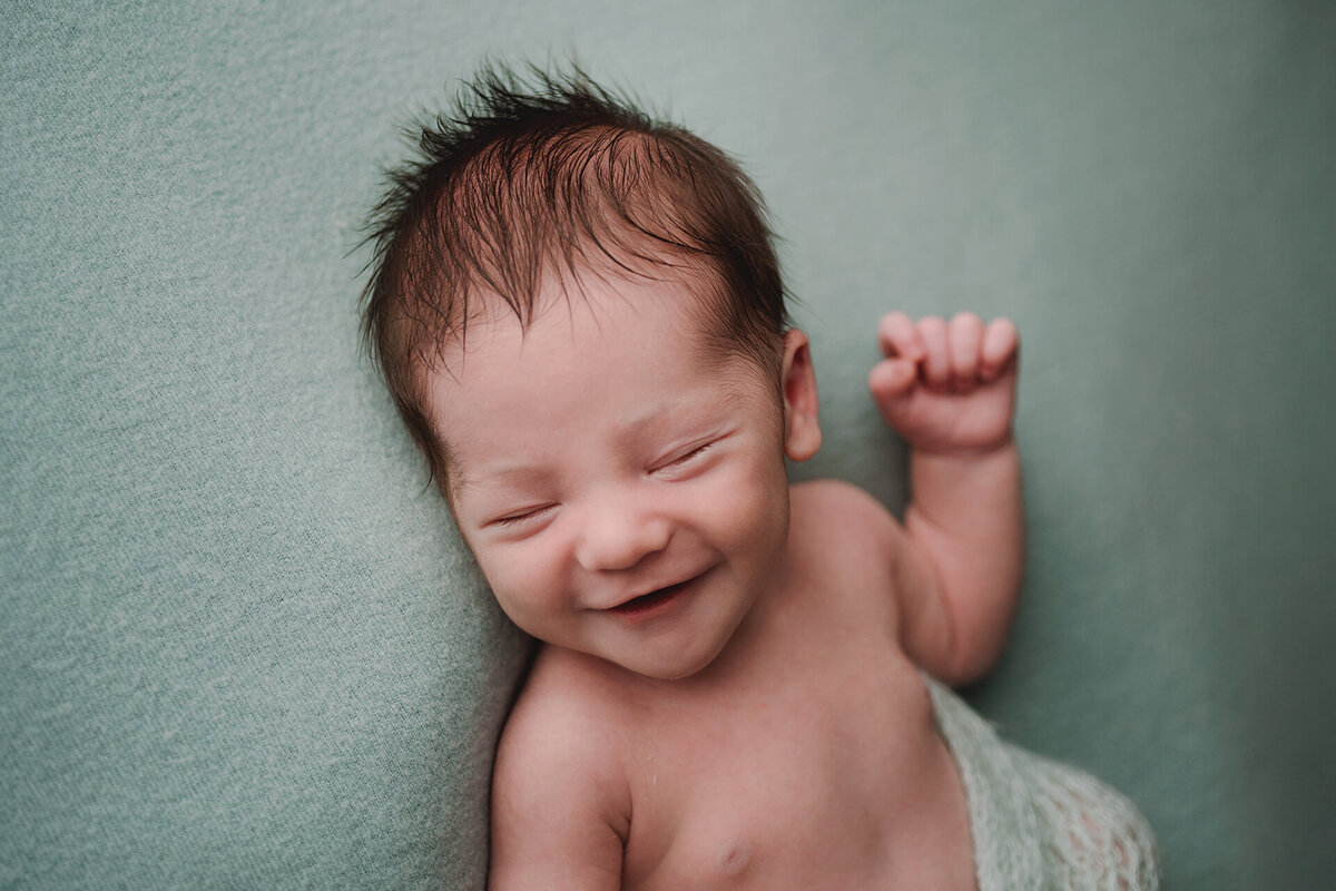 Newborn photographer Munchkin Moments by Stephanie Southeast Wisconsin, Elkhorn, Big Bend, Waukesha
