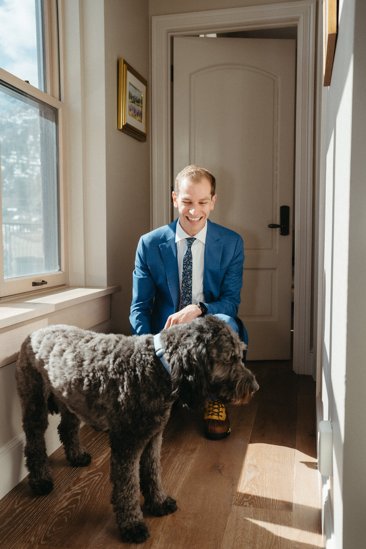 Sam-Murch-Photography-Ouray-Winter-Elopement-with-dog-13