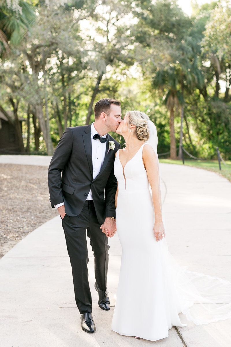 Howie Mansion photographer | Orlando photographer | Howie Mansion photographer  | Amalie Orrange | Howie Mansion wedding couple | Howie Mansion Howey in the hills florida-18