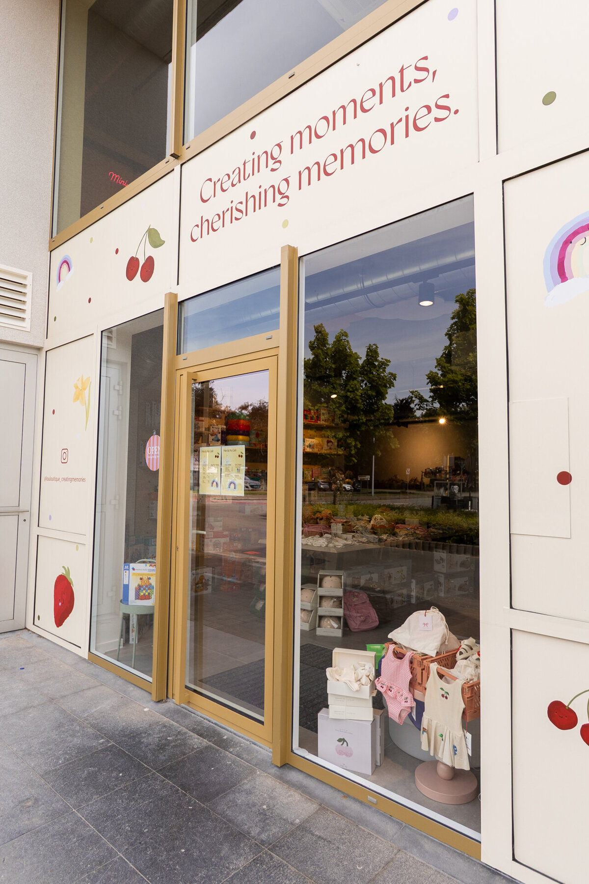 Louloutique-05-2025-110