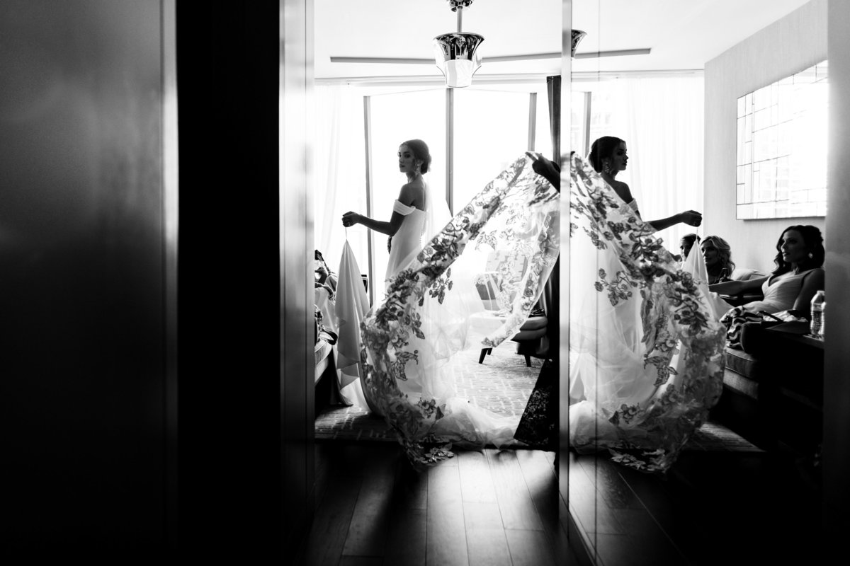 Bride-Prep-Viceroy-Hotel-Chicago-Wedding