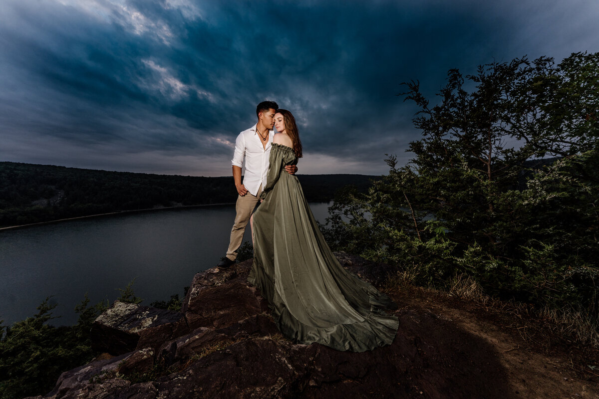 Lauren-Ashley-Studio-Chicago-Wedding-Photographer-Devils-Lake-Wisconsin-Engagement-FAV-39