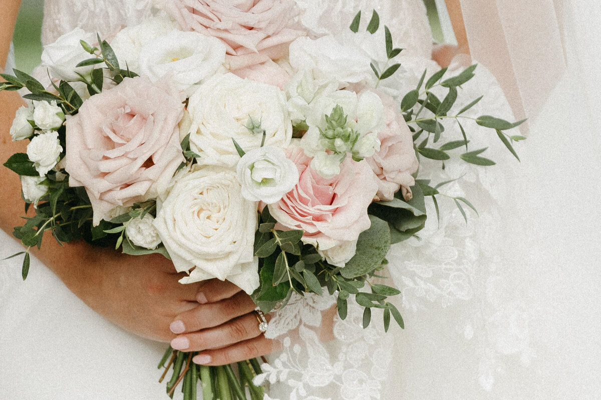 Alexandra-Hutchison-Photography-Wedding-And-Elopement-Photographer-Based-In-Halifax-Nova-Scotia-Canada17