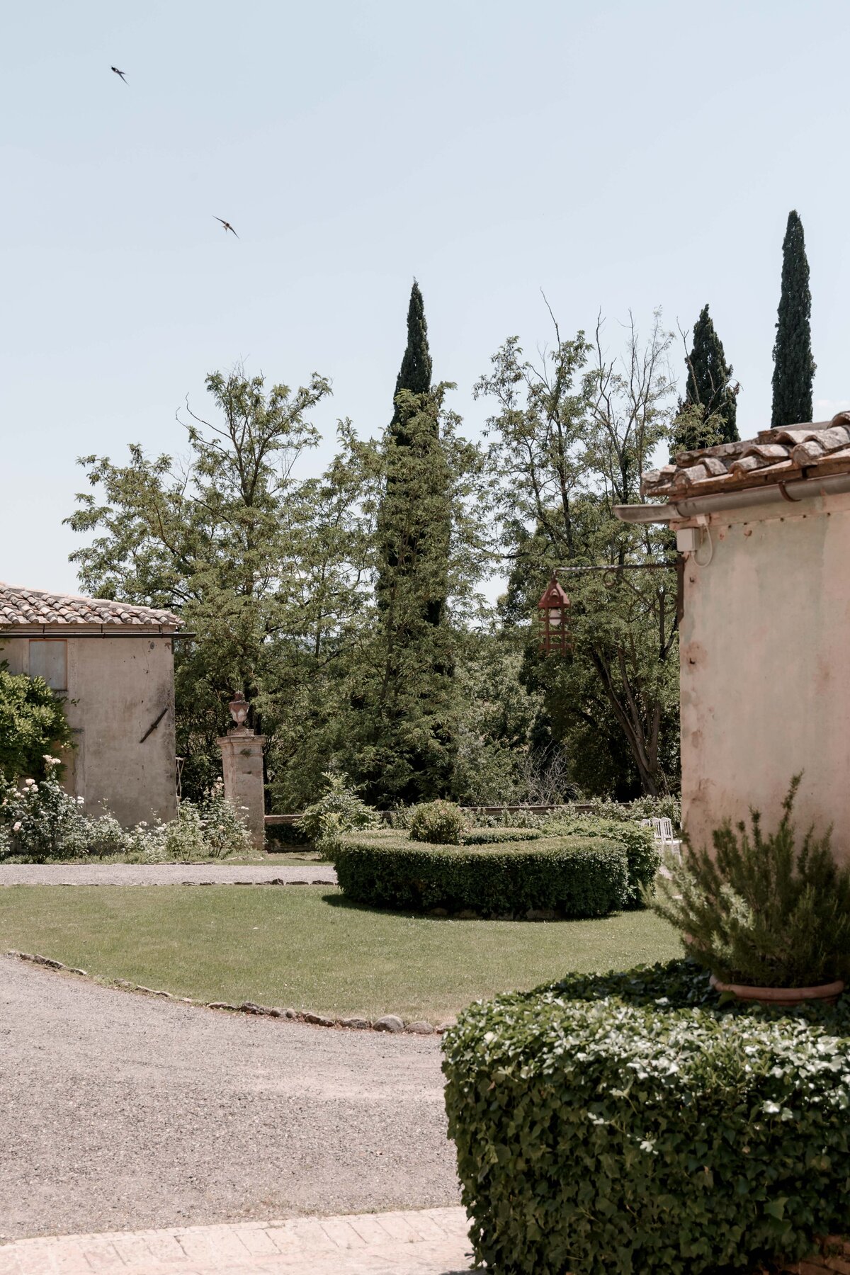 Flora_And_Grace_Tuscany_Editorial_Weddng_Photographer-49