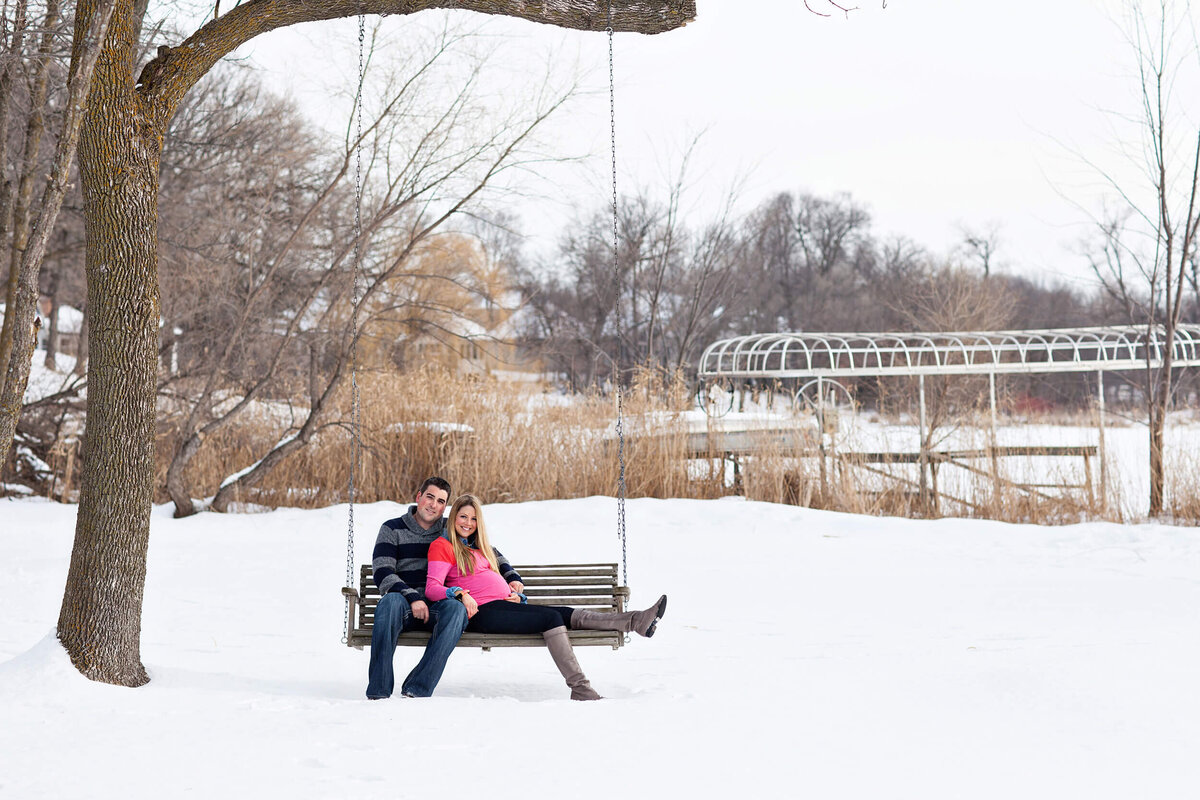 Winter Maternity Minnesota Photographer I Megan Norman Photography