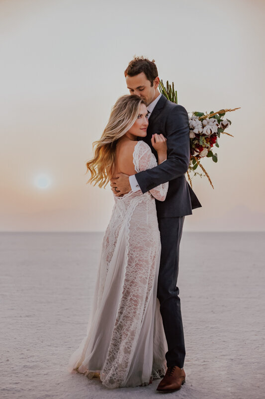 180830_Jenn&BenBridals_BonnevilleSaltFlatsUtah_AnjaJensenPhotography_001-069