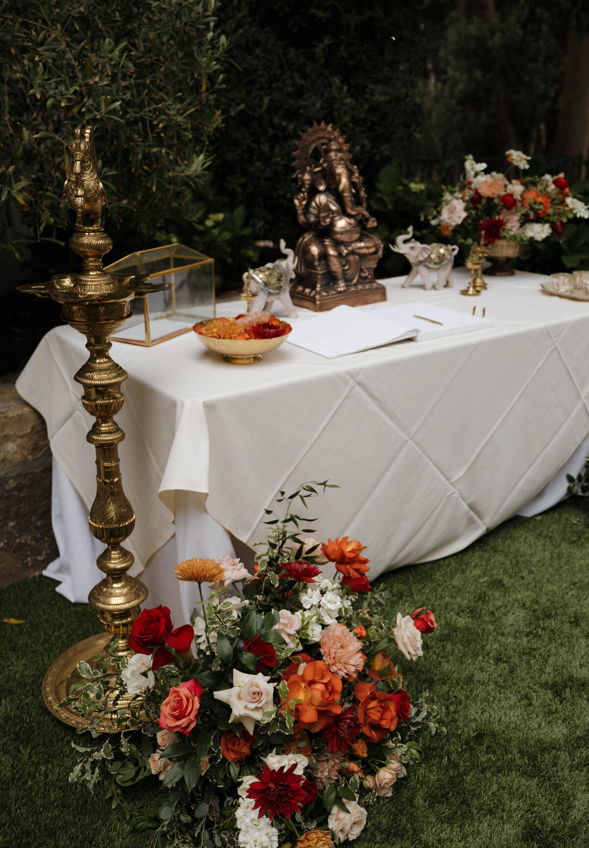 FayeFernCreative-CalamigosRanch-Wedding-Redwood-Ceremony-AM-37