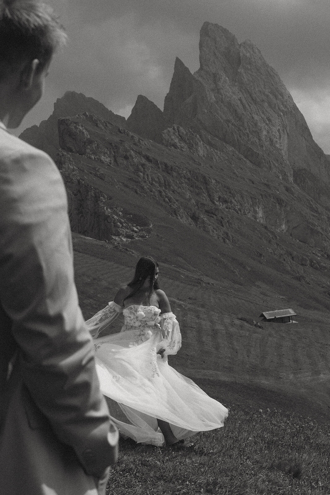 destination-wedding-elopement-photographer-italy-dolomites-seceda-documentary-tanya-davids-photo-film-45