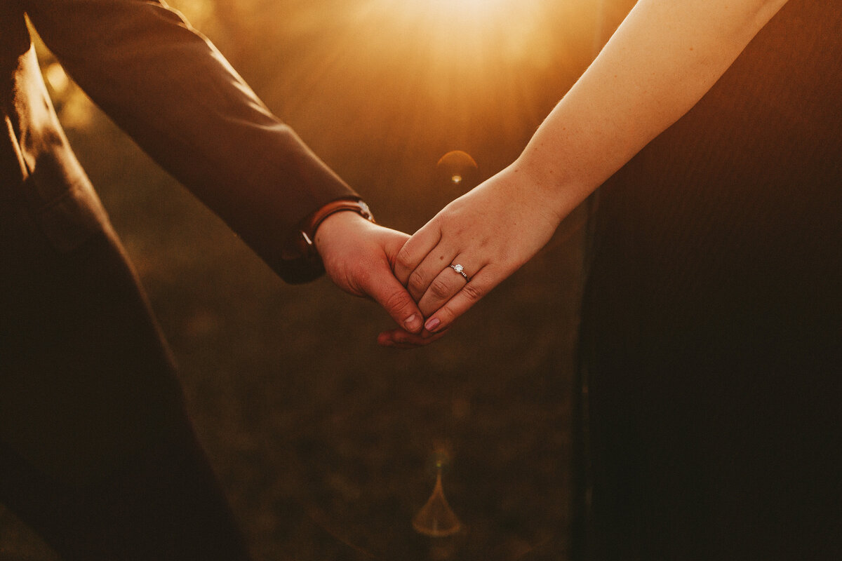 Holding hands forever Wedding Poto