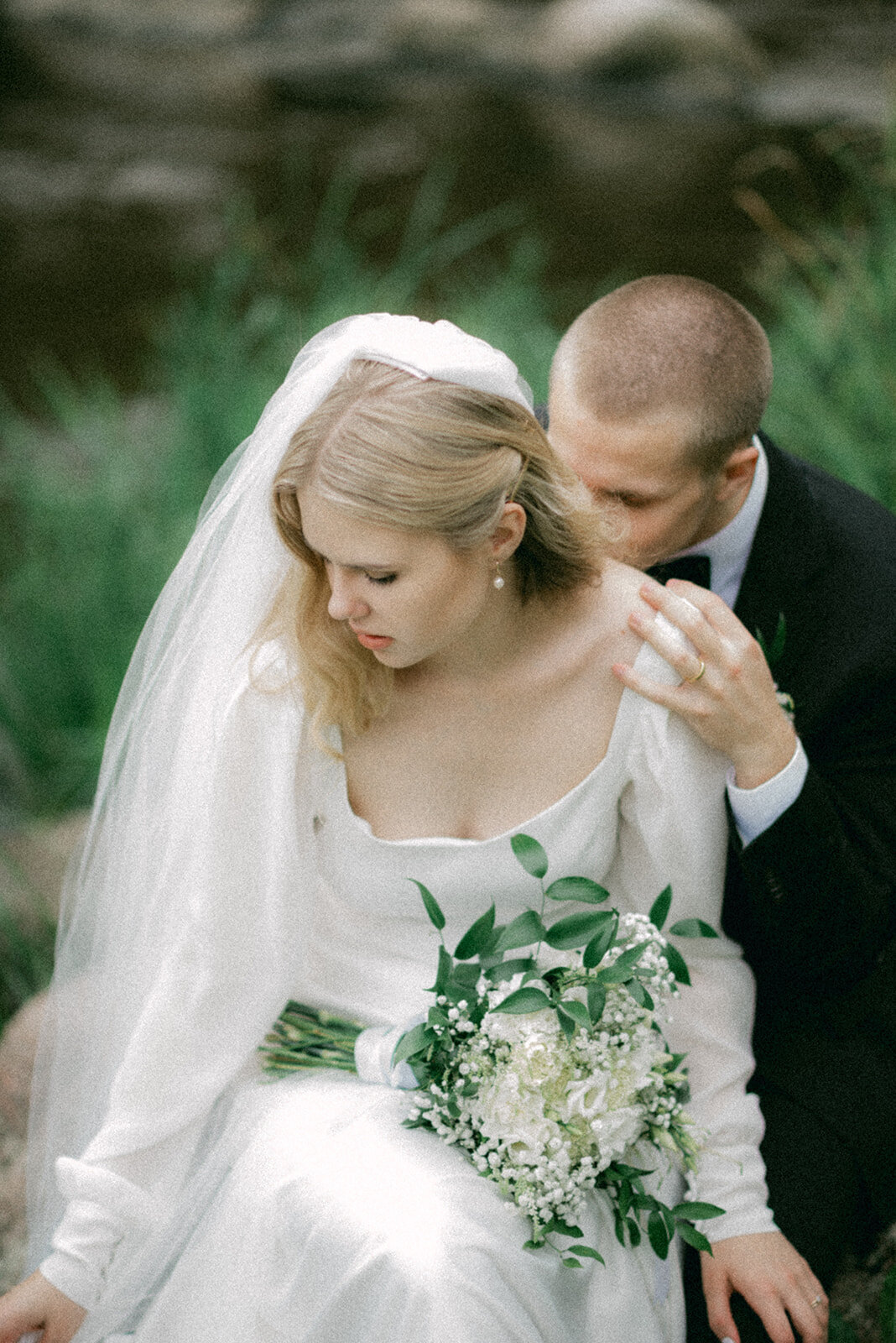 Wedding photo of an Intimate and romantic wedding  photography session in Porvoo by photographer Hannika Gabrielsson