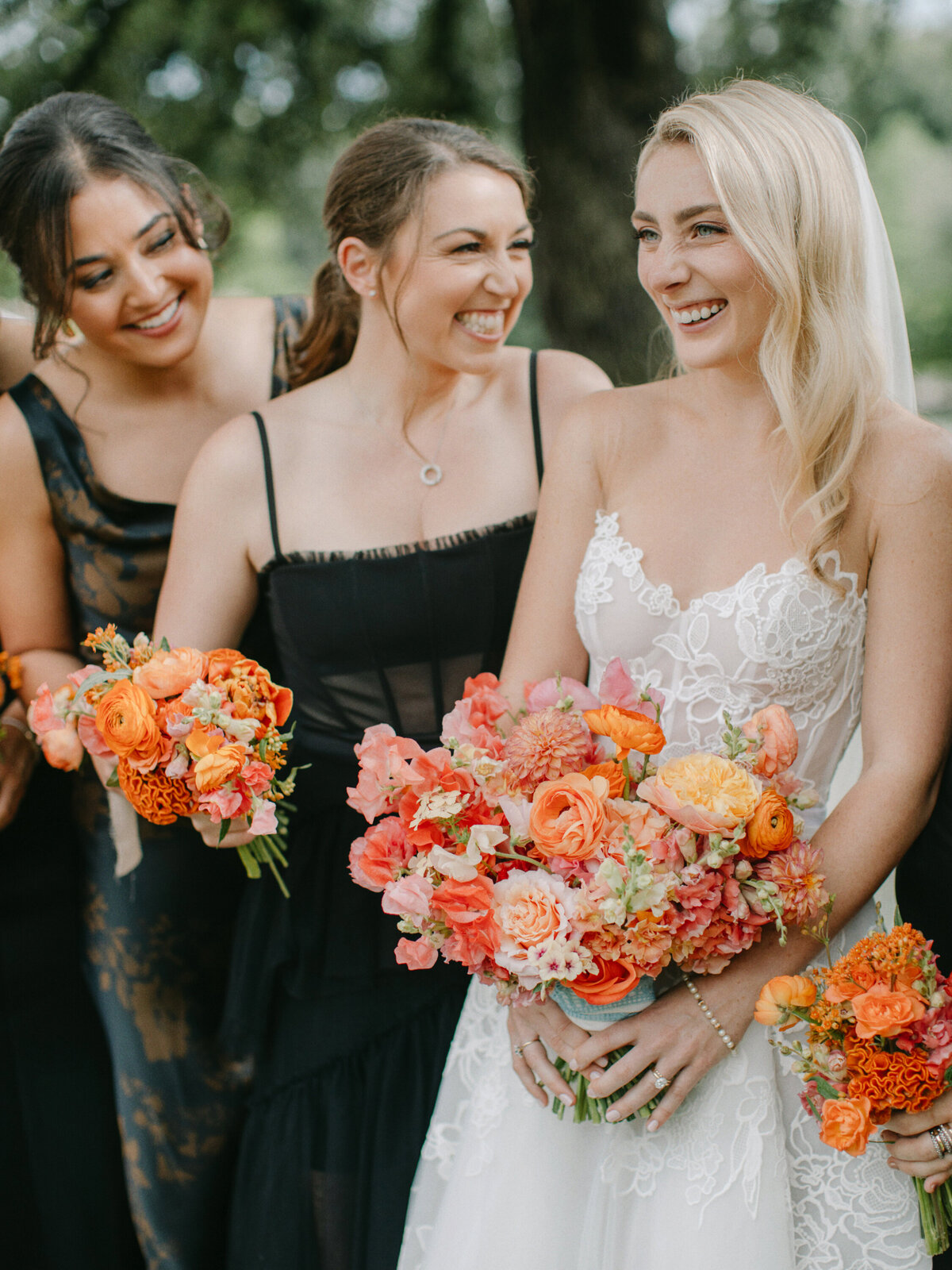 commodore-perry-estate-wedding-bridal-party-in-black